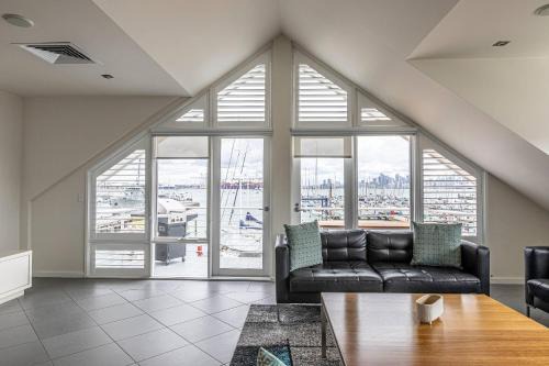 Williamstown Hotel | MainStay Suites Williamstown