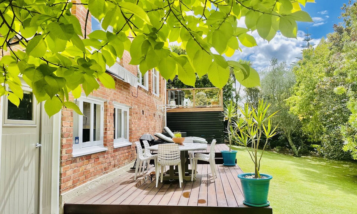 Mairangi Bay Apartment | Mairangi Bay Beach Coastal Studio