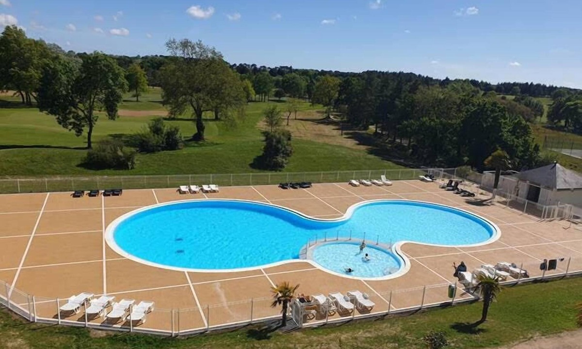 L'Aiguillon-sur-Vie House | Maison cosy et abordable | Jardin + Piscine + Golf