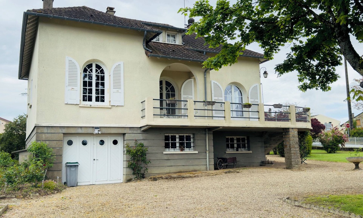 Saint-Sulpice-les-Feuilles House | Maison-location-vacances-saint Sulpice les Feuilles - 4pers - 2ch