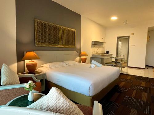 Tanjung Bungah Hotel | Maisie Rainbow Penang