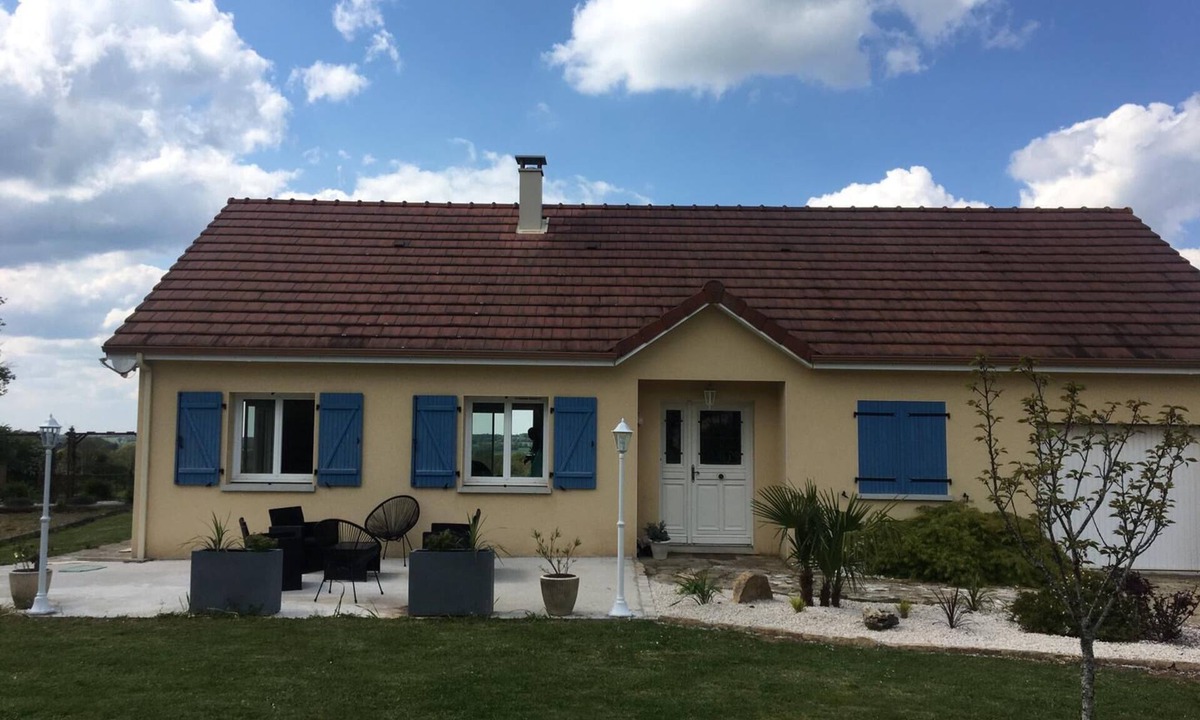 Saint-Agnant-de-Versillat House | Maison Vacances 6 Personnes