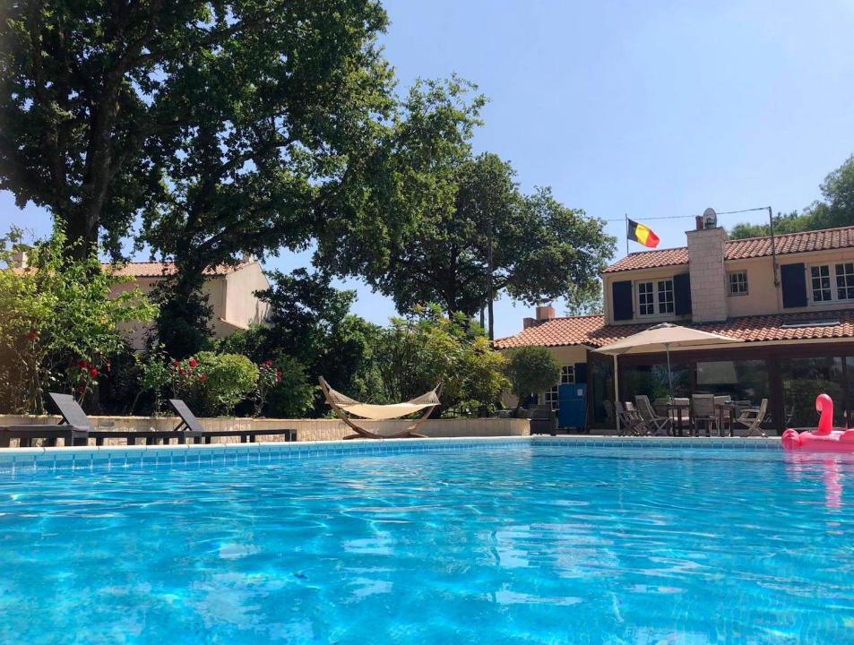 Saint-Georges-de-Pointindoux House | Maison charmante avec piscine privée à Saint-Georges-de-PointindouxC