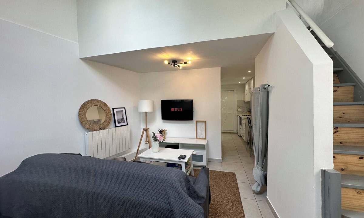 Sainte-Genevieve-des-Bois House | Maison Privée , Netflix ,orly-paris Jaccuzzi et Barbecue