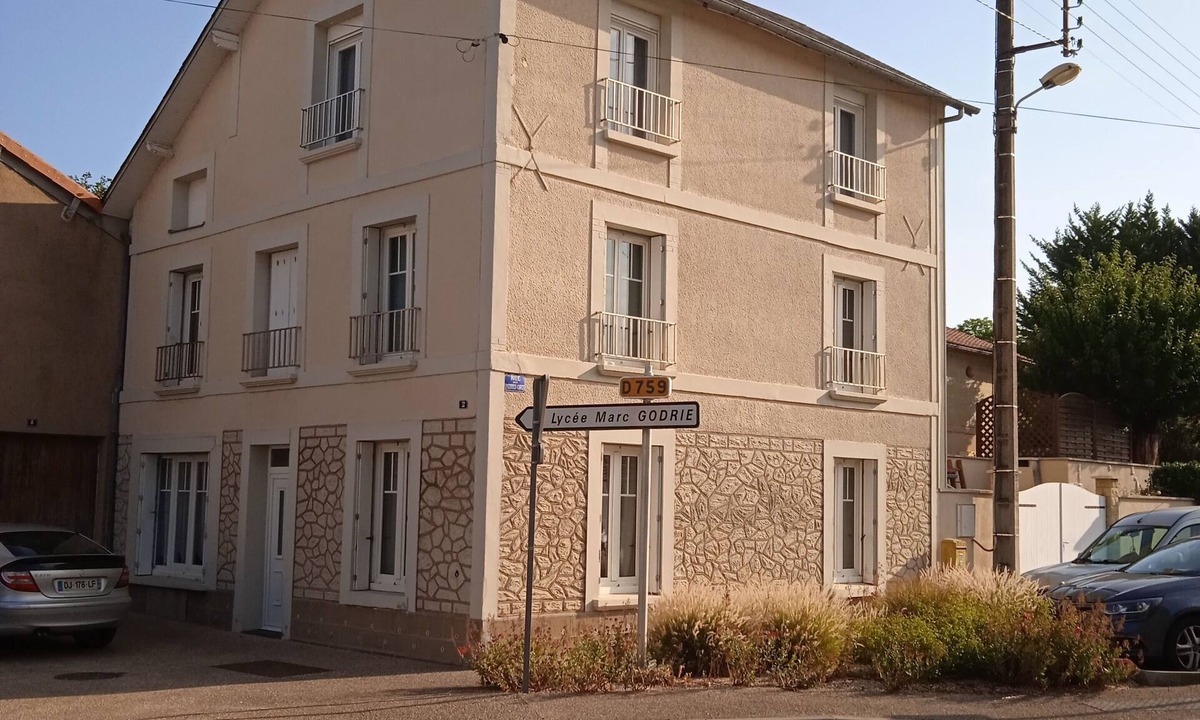 Loudun House | Maison à Étages Avec Jardin
