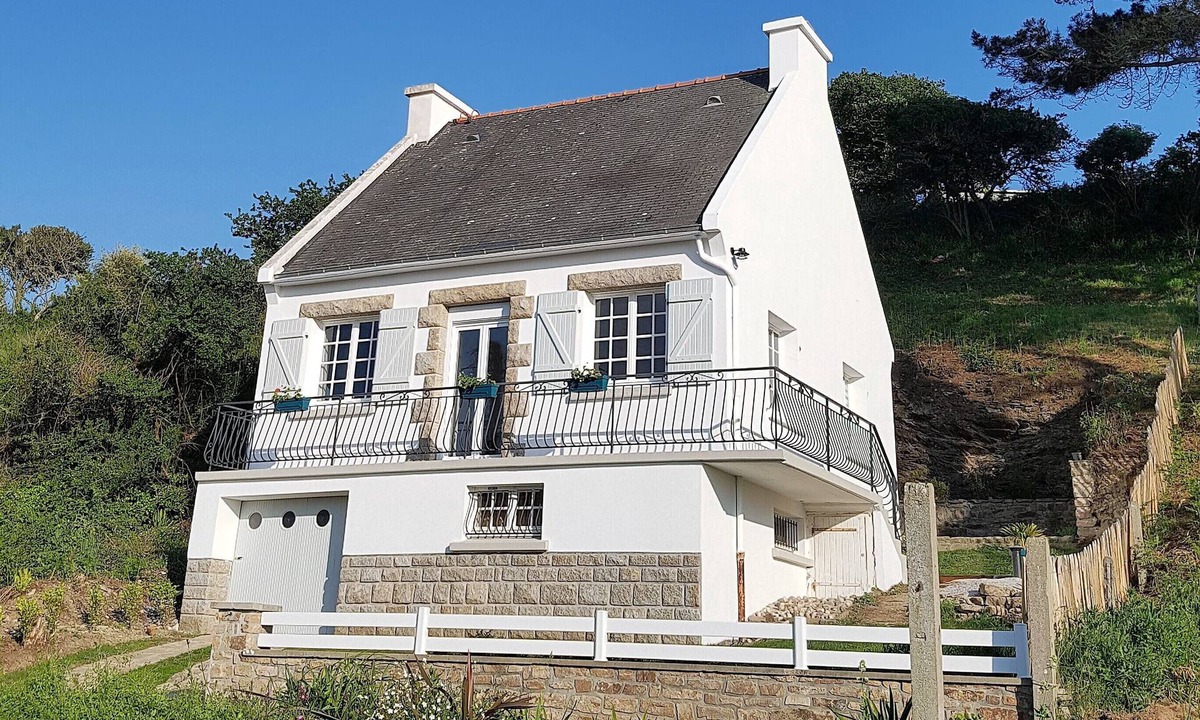 Plomodiern House | Maison à 200 mètres de la plage