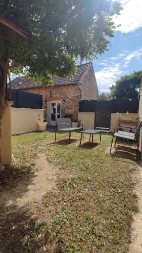 Chaufour-les-Bonnieres House | Maison 2 chambres avec jardin