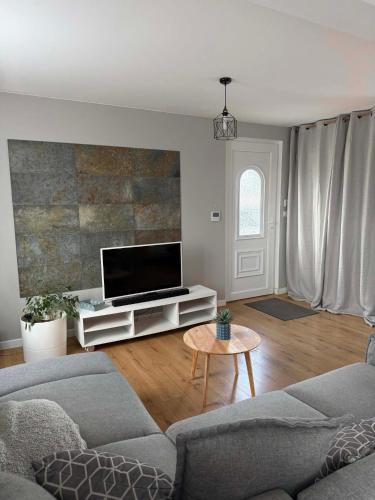 Saran House | Maison 2 chambres avec jardin et parking privatif