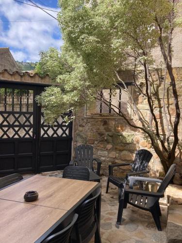 Alet-les-Bains House | Maison 2 chambres avec cour intérieure