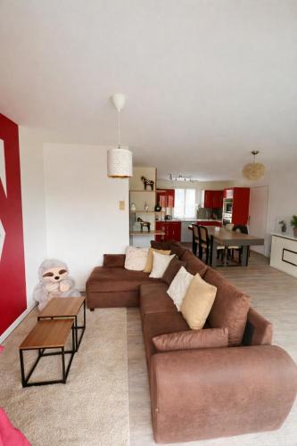 Sainte-Jamme-sur-Sarthe Apartment | Maison - 25 Minutes circuit 24h - 6 pers