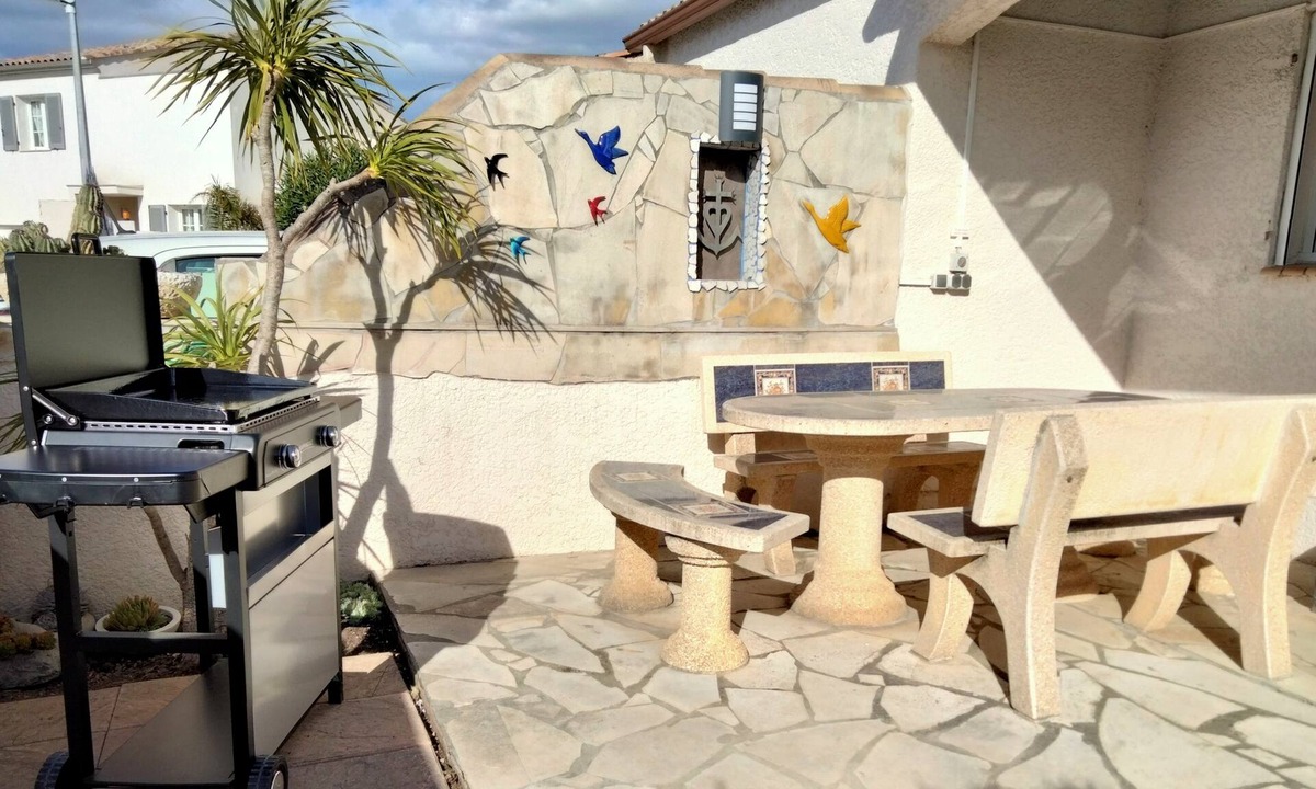 Aigues-Mortes Villa | Maison 4/6 Pers. Dans Quartier Calme, Proche des Remparts Fraîchement Rénovée