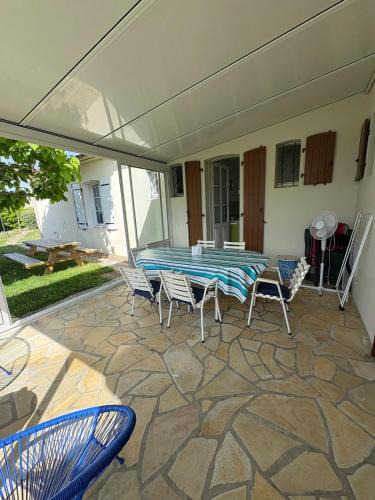 Saint-Michel-en-l'Herm House | Maison 6,8 pers a proximité des plages