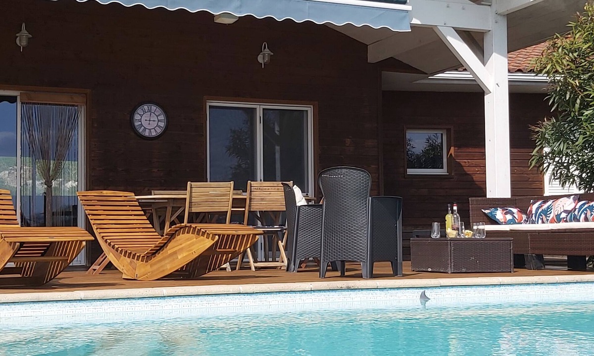 Nerac House | Maison 6 personnes avec piscine à débordement dans un grand jardin clos à Nérac