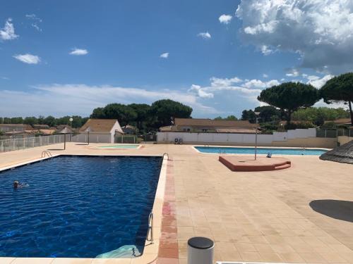 Vendres House | Maison 6 personnes climatisée dans résidence avec piscine à 900 M des plages