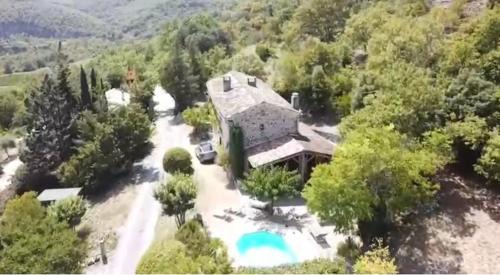 Rochecolombe House | Maison 6p, 3ch, piscine chauffée, rivière, randonnée, proche VALLON Pt d'Arc
