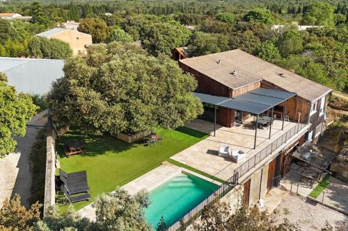 Saint-Quentin-la-Poterie Villa | Maison atypique avec piscine "le loft 248"