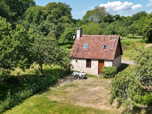 Champsecret House | Maison ancienne restaurée avec poêle à bois et animaux admis - FR-1-497-15
