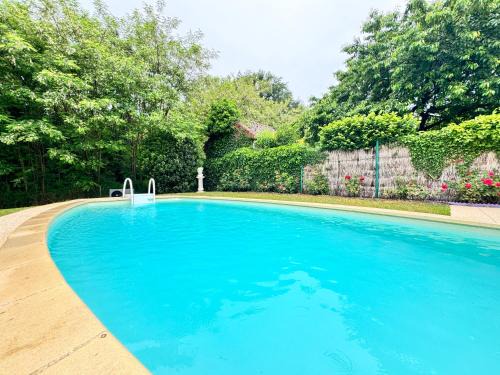 Sille-le-Philippe House | Maison Angelo - Piscine - Jardin - 6p