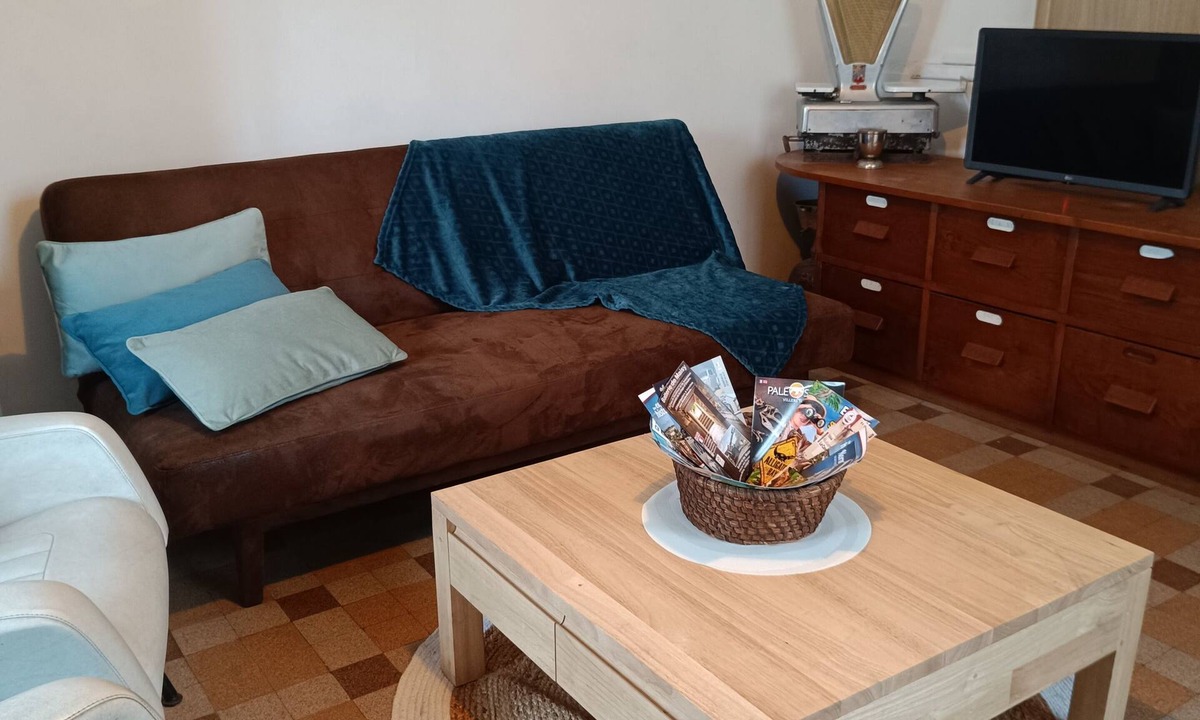 La Demi-Lune House | Maison Années 30 "l'epicerie" à Caen