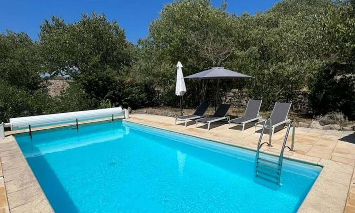 Chandolas House | Maison ardéchoise en pierre avec piscine privée, jardin, et vue sur les Cévènnes