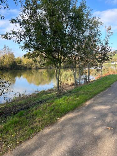 Millery Apartment | maison au bord de l'eau