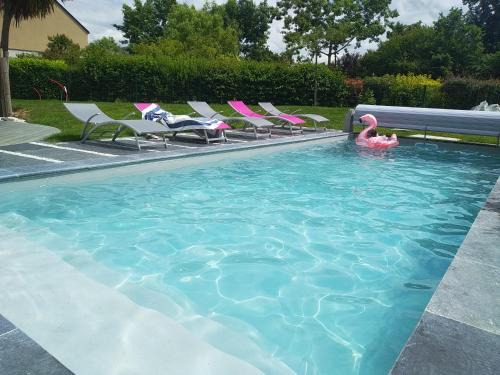 Mordelles House | Maison au calme avec piscine , proche mer et ville
