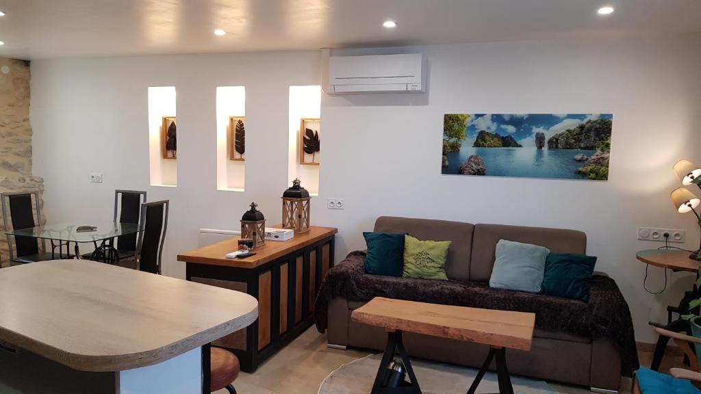 Caderousse Apartment | Maison au calme en campagne sans ménage à faire