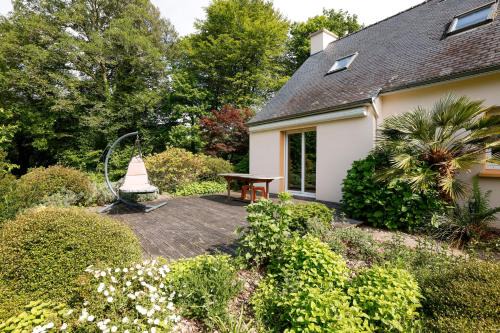 Le Faouet House | Maison au milieu d'un parc arboré