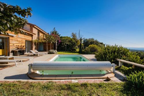 Monacia-d'Aullene House | Maison Aux Vents