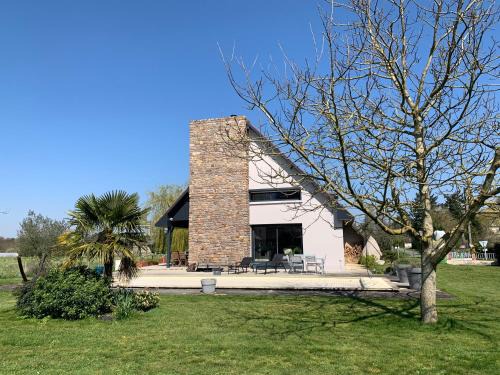 Saint-Pavace House | Maison avec piscine