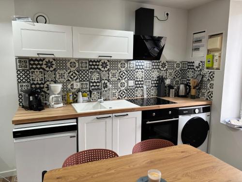 Courlay House | Maison avec courette