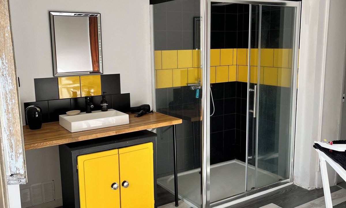 Neuvy-sur-Barangeon House | Maison avec cour