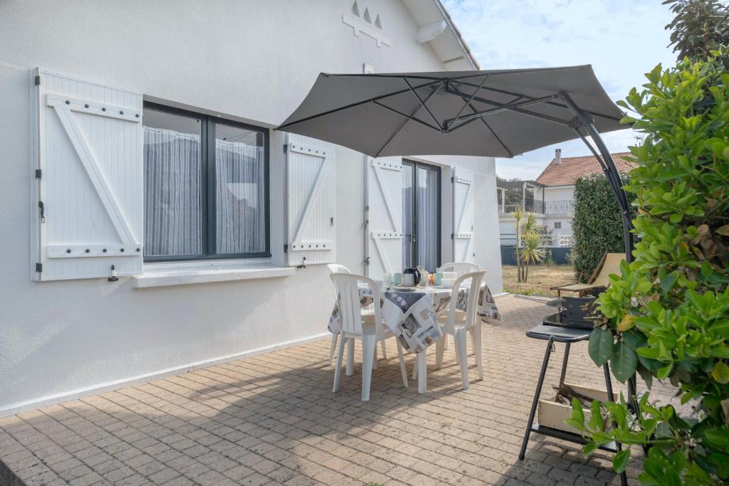 Tharon-Plage House | Maison avec jardin à 140m de la Plage