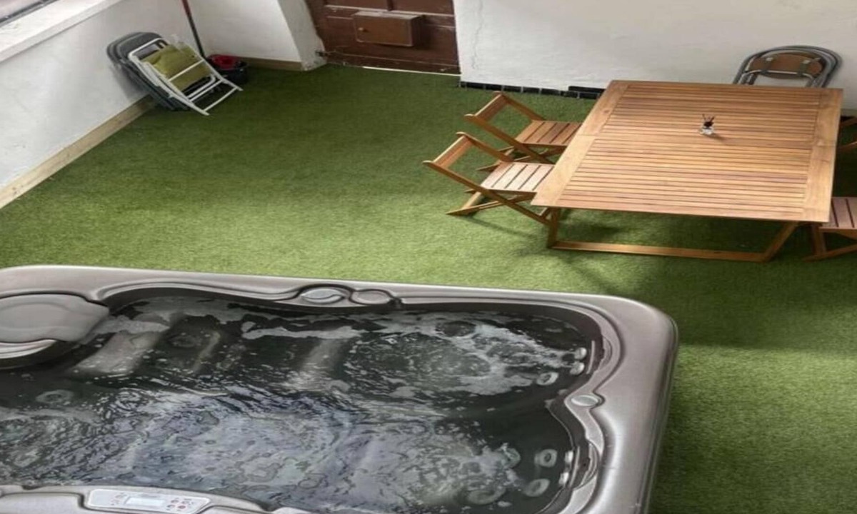 Croix Rousse House | Maison Avec Jacuzzi et Salle de Cinéma