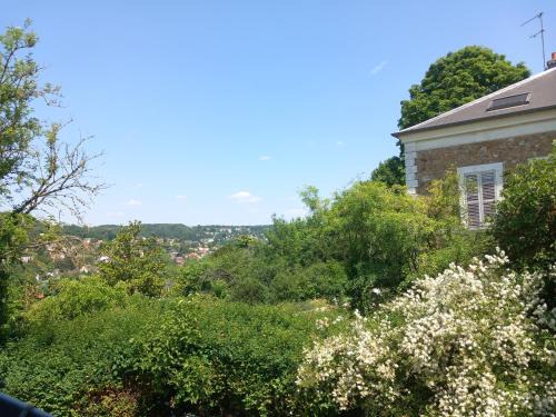 Orsay Apartment | maison avec jardin et terrasse