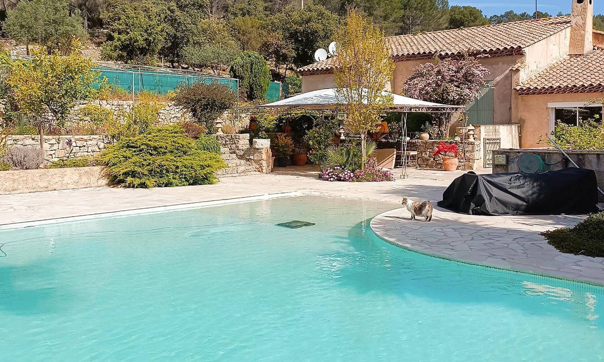 Sollies-Toucas House | MAISON AVEC PISCINE 1