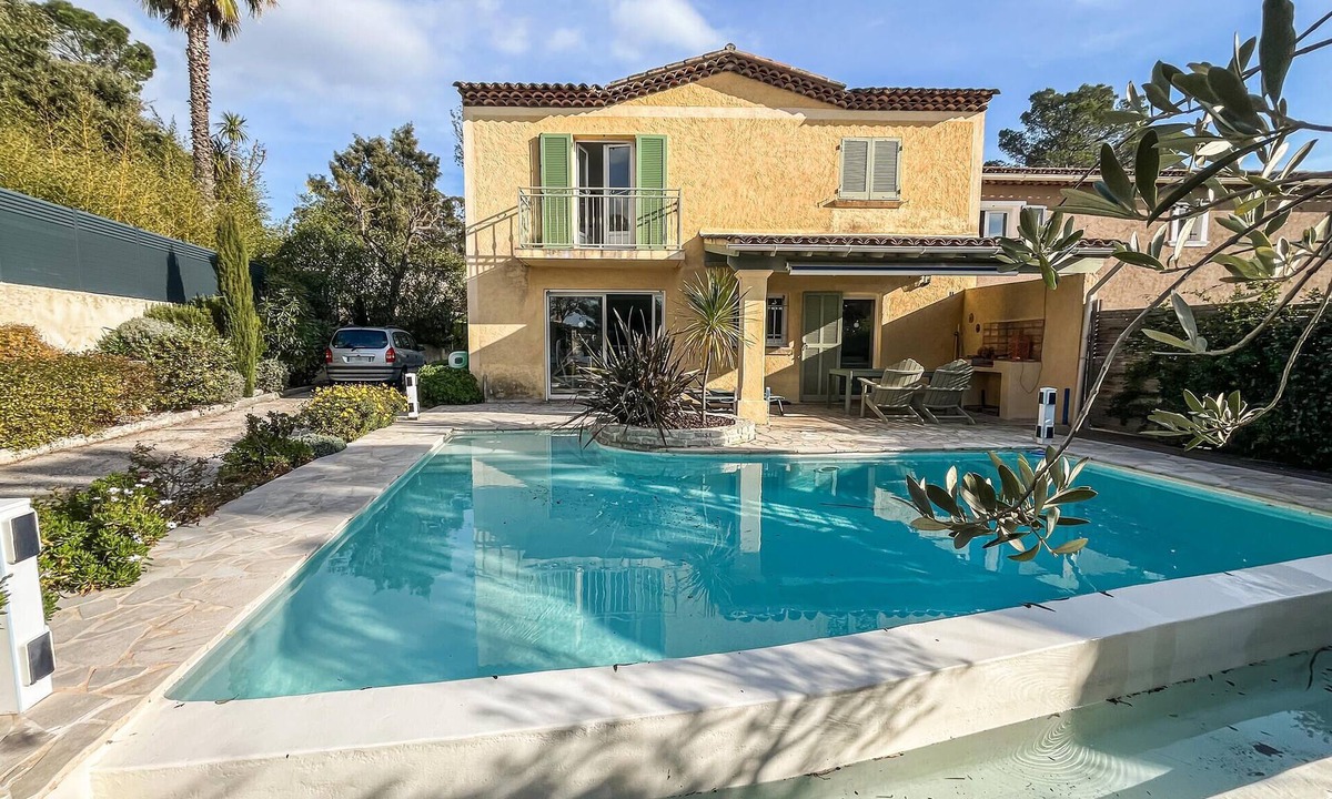 Valescure House | Maison Avec Piscine 1