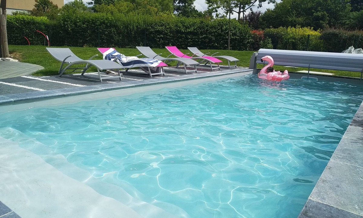 Mordelles House | Maison Avec Piscine,au Calme Proche des Commodités et Sites Bretons, Exposée sud