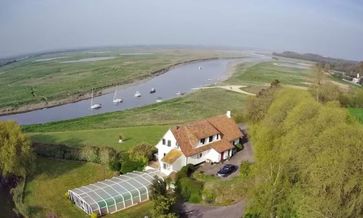 Waben House | Maison Avec Piscine au Milieu de la Baie D'authie