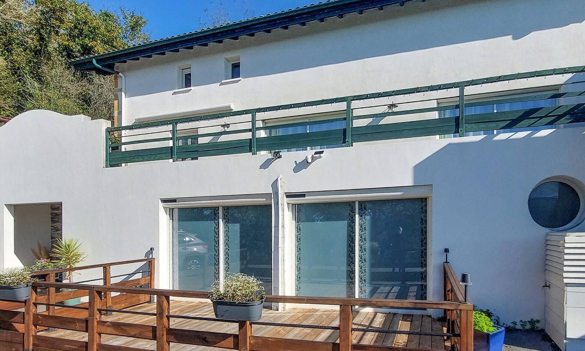 Ayherre House | Maison avec piscine interieure