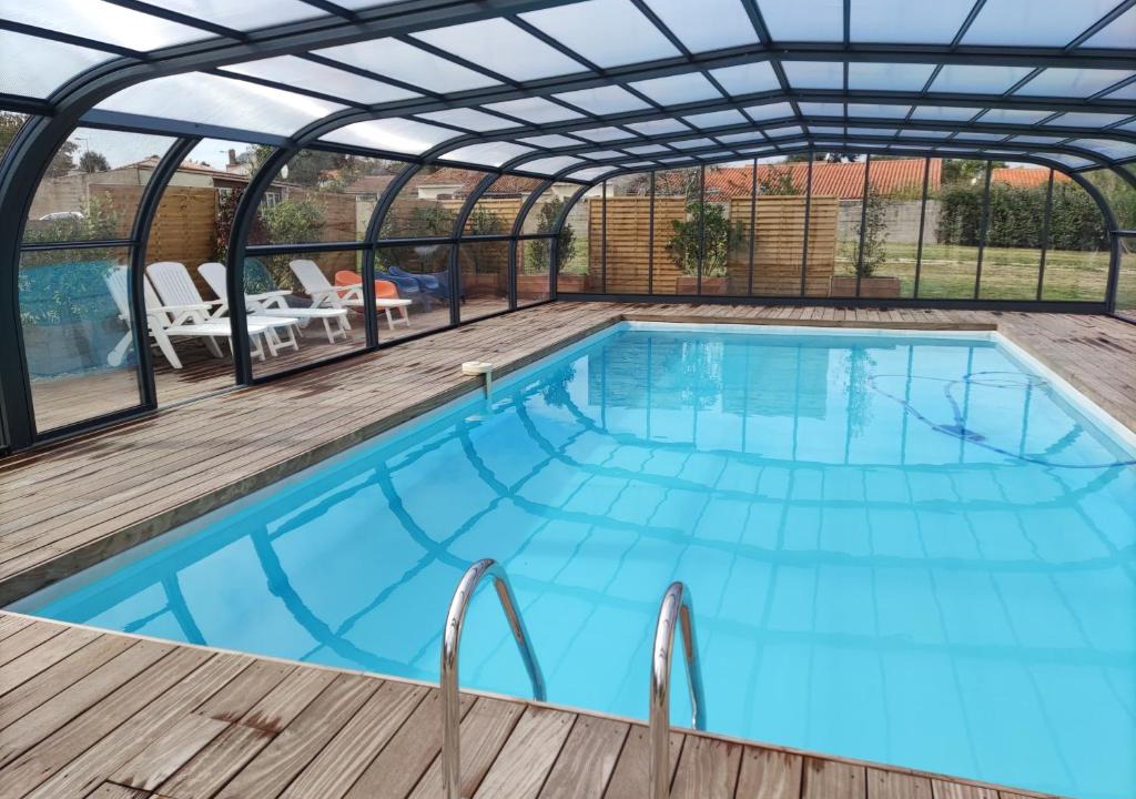 Avrille House | Maison avec piscine privée, proche plage