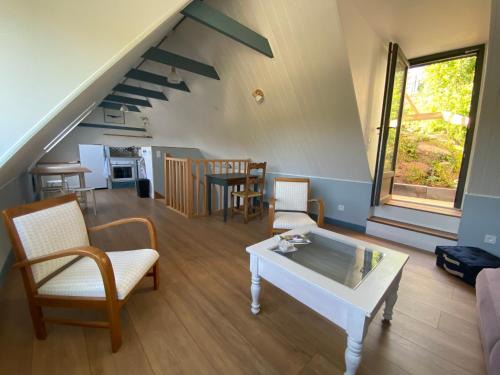 Tredrez-Locquemeau House | Maison avec terrasse vue sur mer