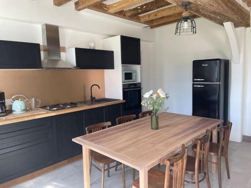 Saint-Clement-des-Levees House | Maison bord de Loire