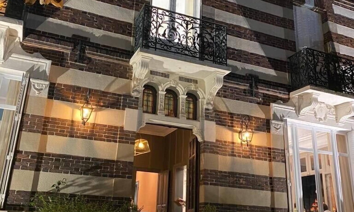 Chartres House | Maison Blanche Chartres - 5* guest house