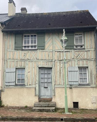 Beaumont-en-Auge House | maison bleue