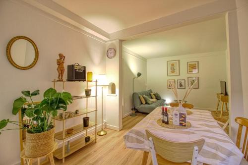 Enghien-les-Bains Apartment | Maison Boueno II - Guest house 15' from Paris Center
