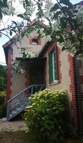 Saint-Avertin House | Maison " Bouton d'or" au bord de l'eau, à 10 mn de Tours , meublé classé une étoile