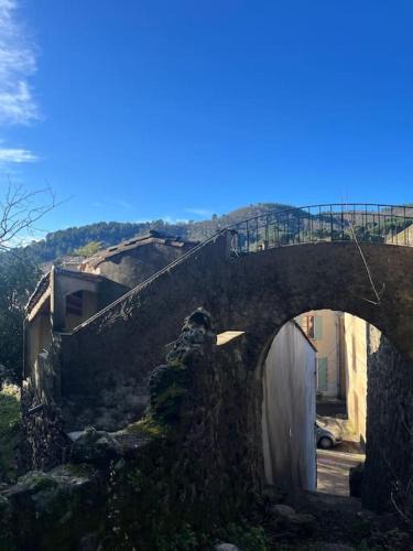 Lasalle House | Maison cévenole typique et son jardin suspendu