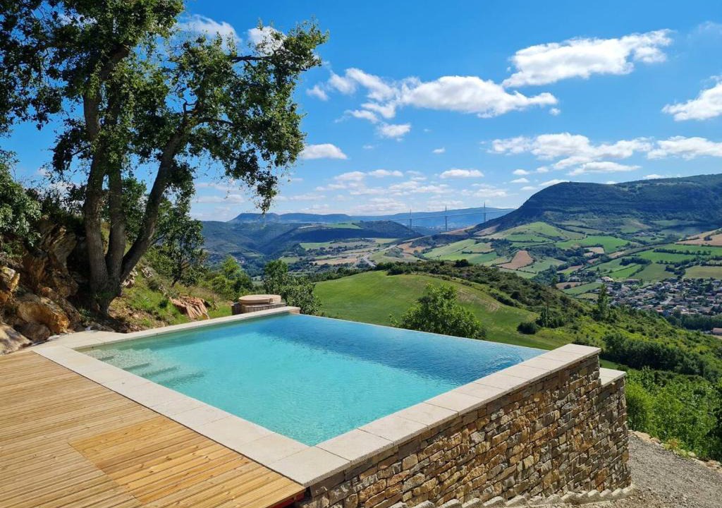 Saint-Georges-de-Luzencon House | Maison charmante à Saint-Georges-de-Luzençon avec jacuzzi