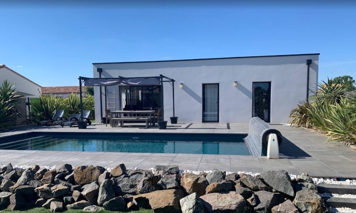 Les Conches House | Maison Calme,8 Pers., Piscine Privative Chauffée,2 kms Plage